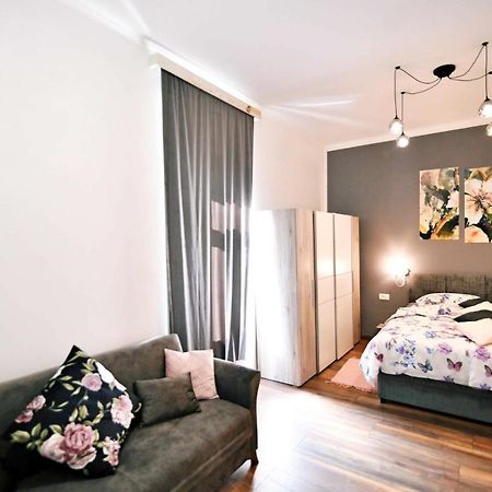 Apartment Carissima-Direct On Sea, Lovran-Opatija Экстерьер фото