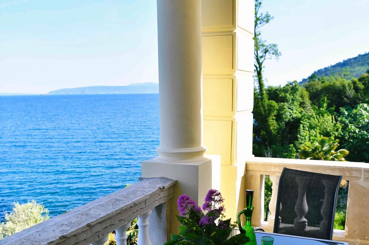 Apartment Carissima-Direct On Sea, Lovran-Opatija Экстерьер фото